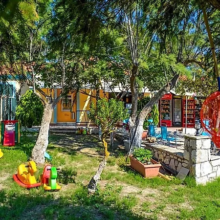 Xi Village Szálloda 3*